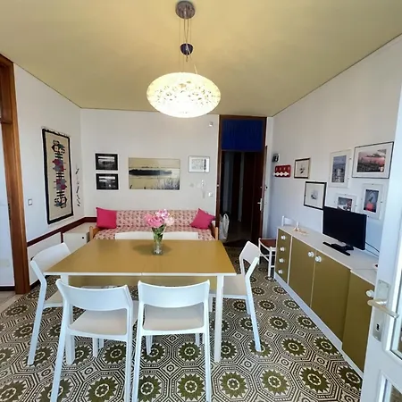 아파트 Spacious Beachfront With Terrace *
