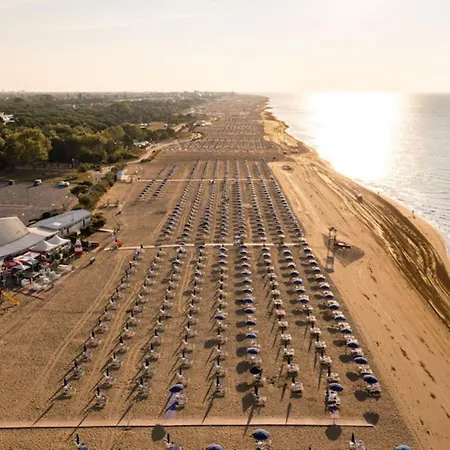 아파트 Spacious Beachfront With Terrace *